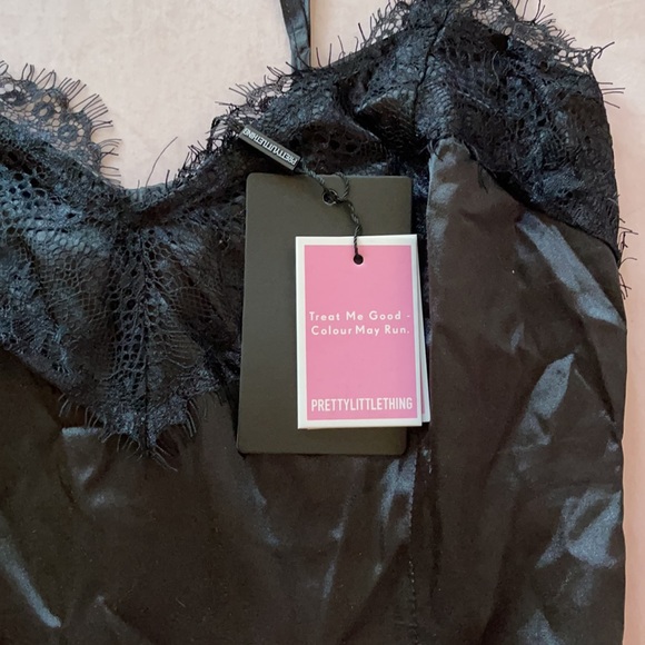 PrettyLittle Thing Black Eyelash Lace Trim Thong Bodysuit - Picture 2 of 4